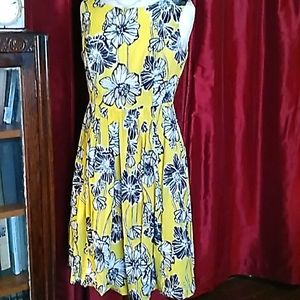 Donating in May 2022, Retro 50s or 60s inspired floral dress